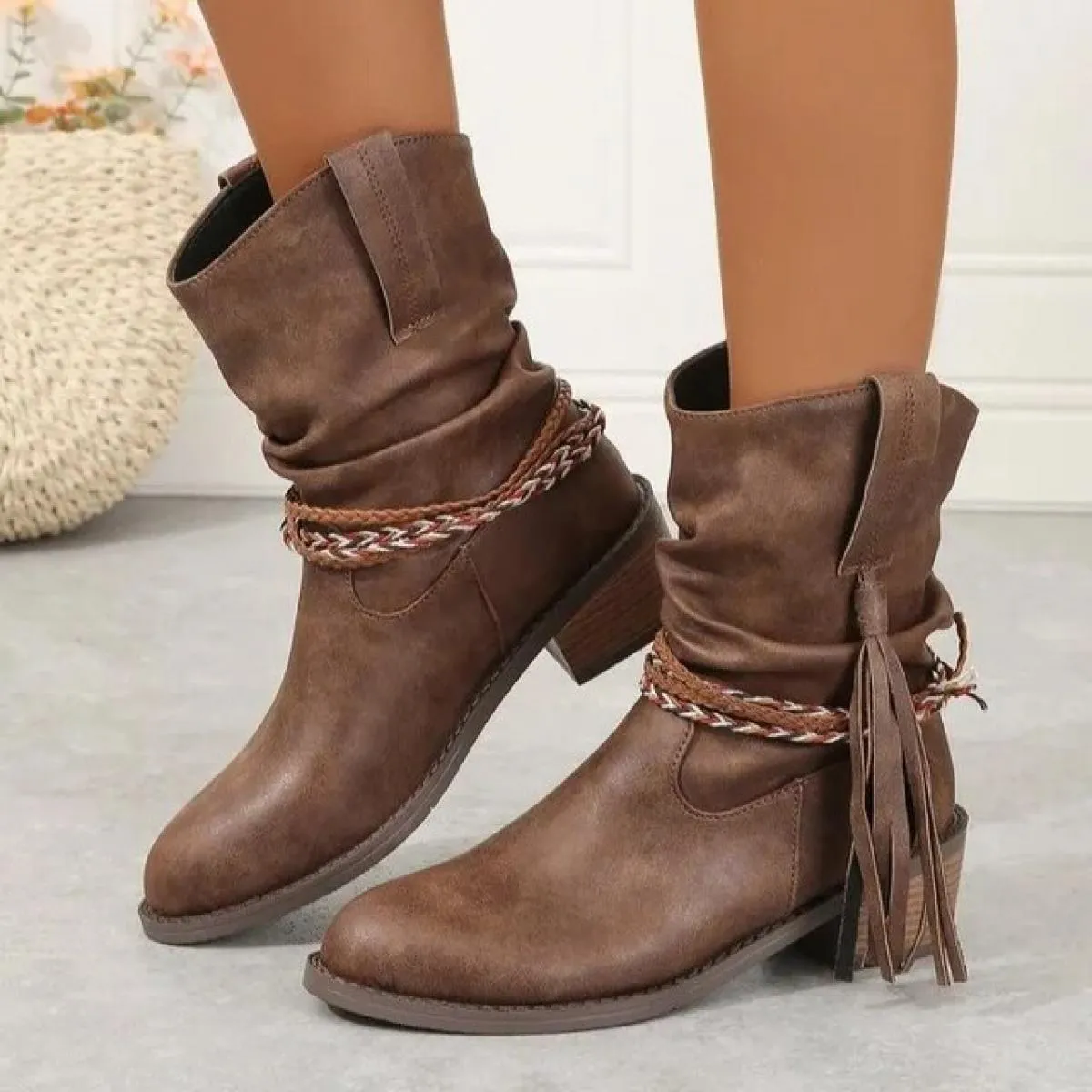 2024 Primavera E Autunno Nuovo Testa Rotonda In Pelle Moda Donna Grande Manica Media di Colore Solido Stivali Da Donna Zapatilla