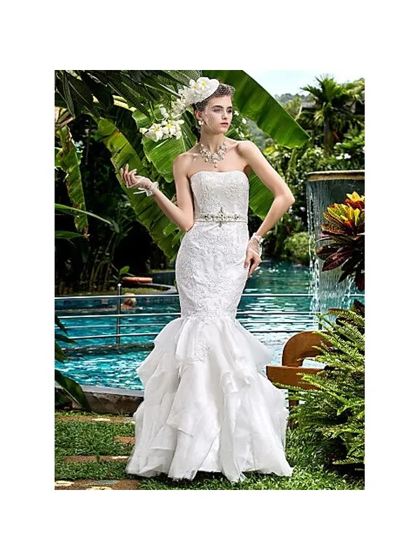 Abito da sposa a sirena senza bretelle con balze di organza