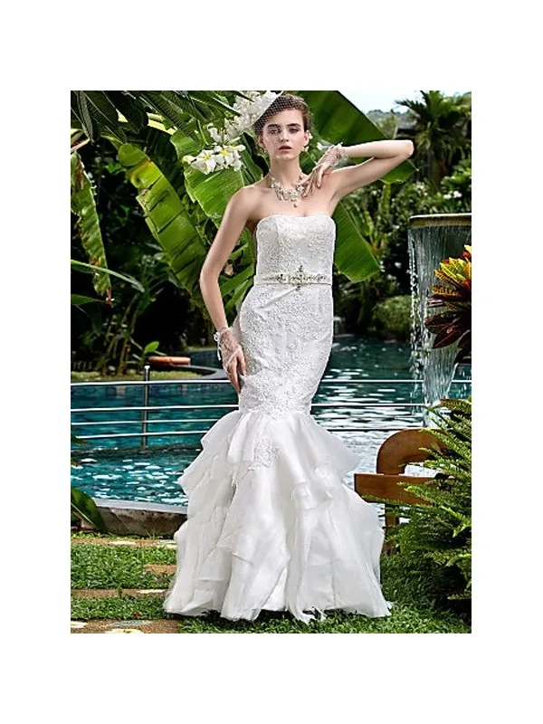 Abito da sposa a sirena senza bretelle con balze di organza