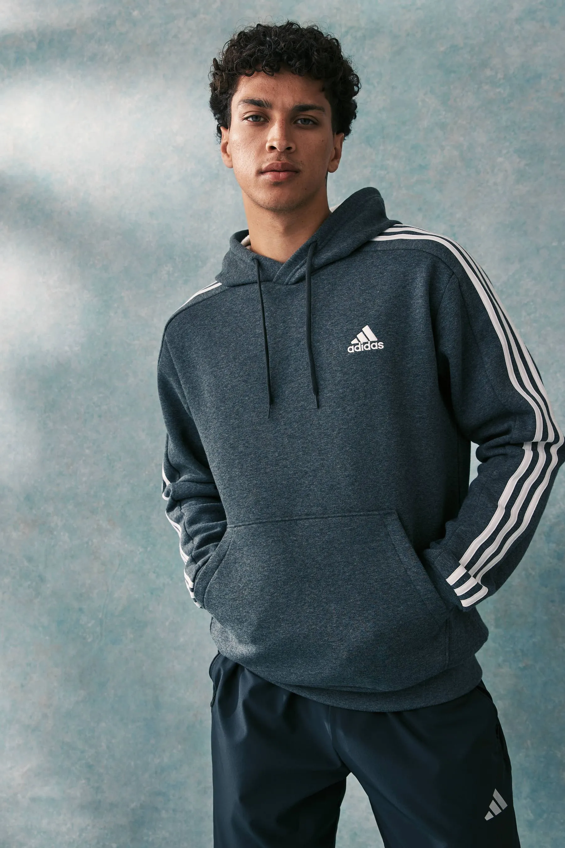 adidas Must-have - Felpa in pile con cappuccio e 3 strisce