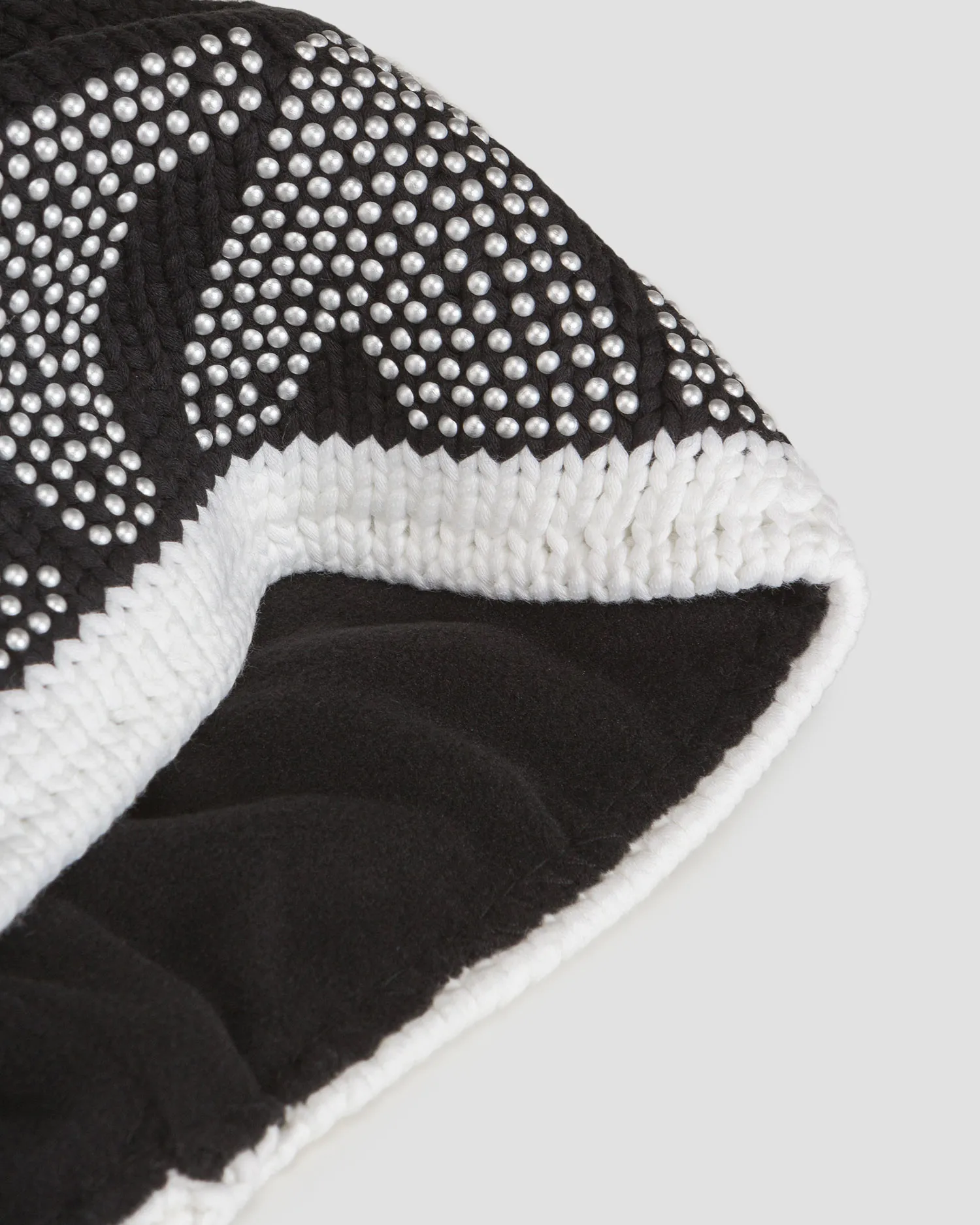 Berretto invernale nero da donna Sportalm con pompon in pelliccia 1629804831-59