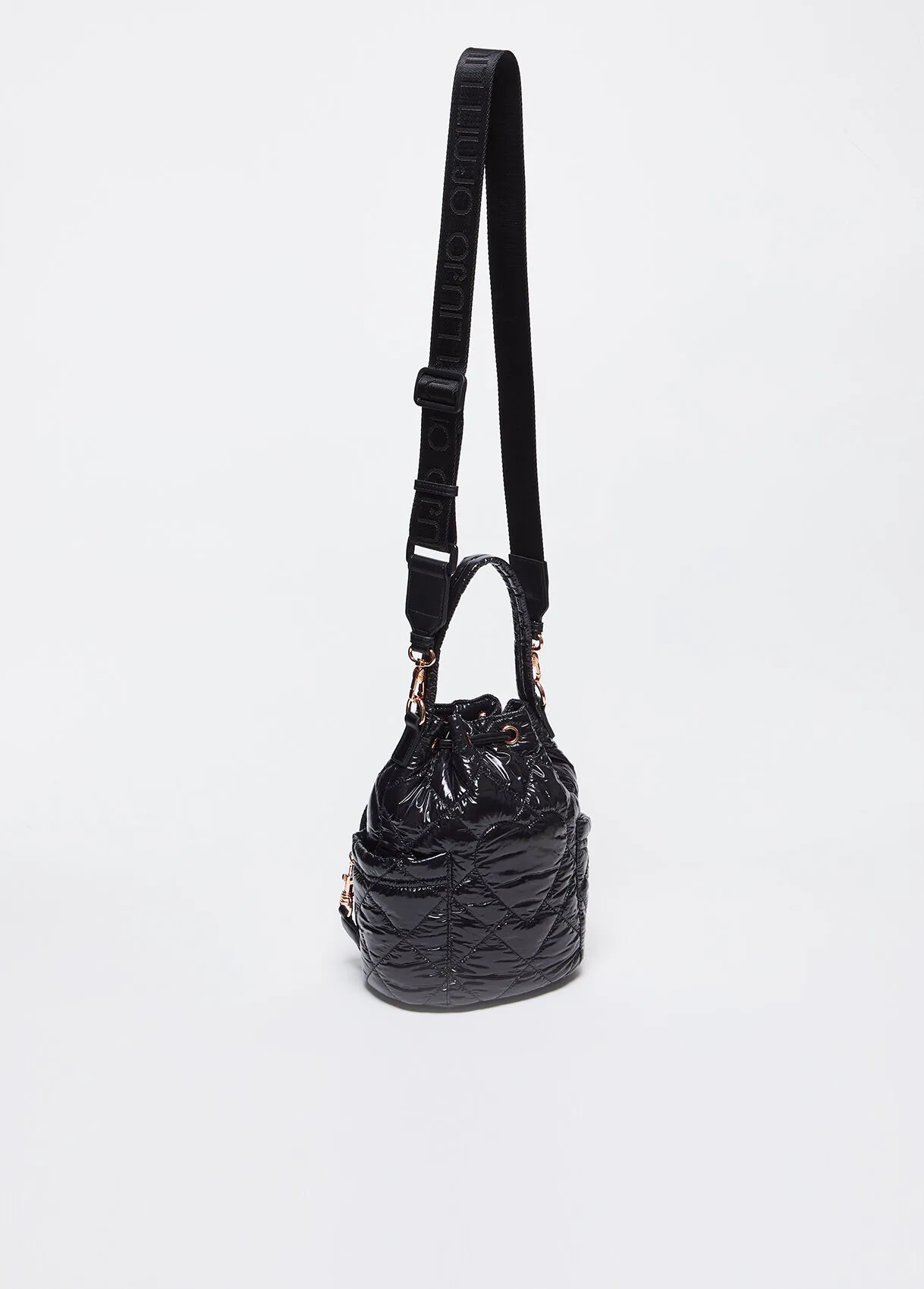 Borsa a secchiello in nylon trapuntato
