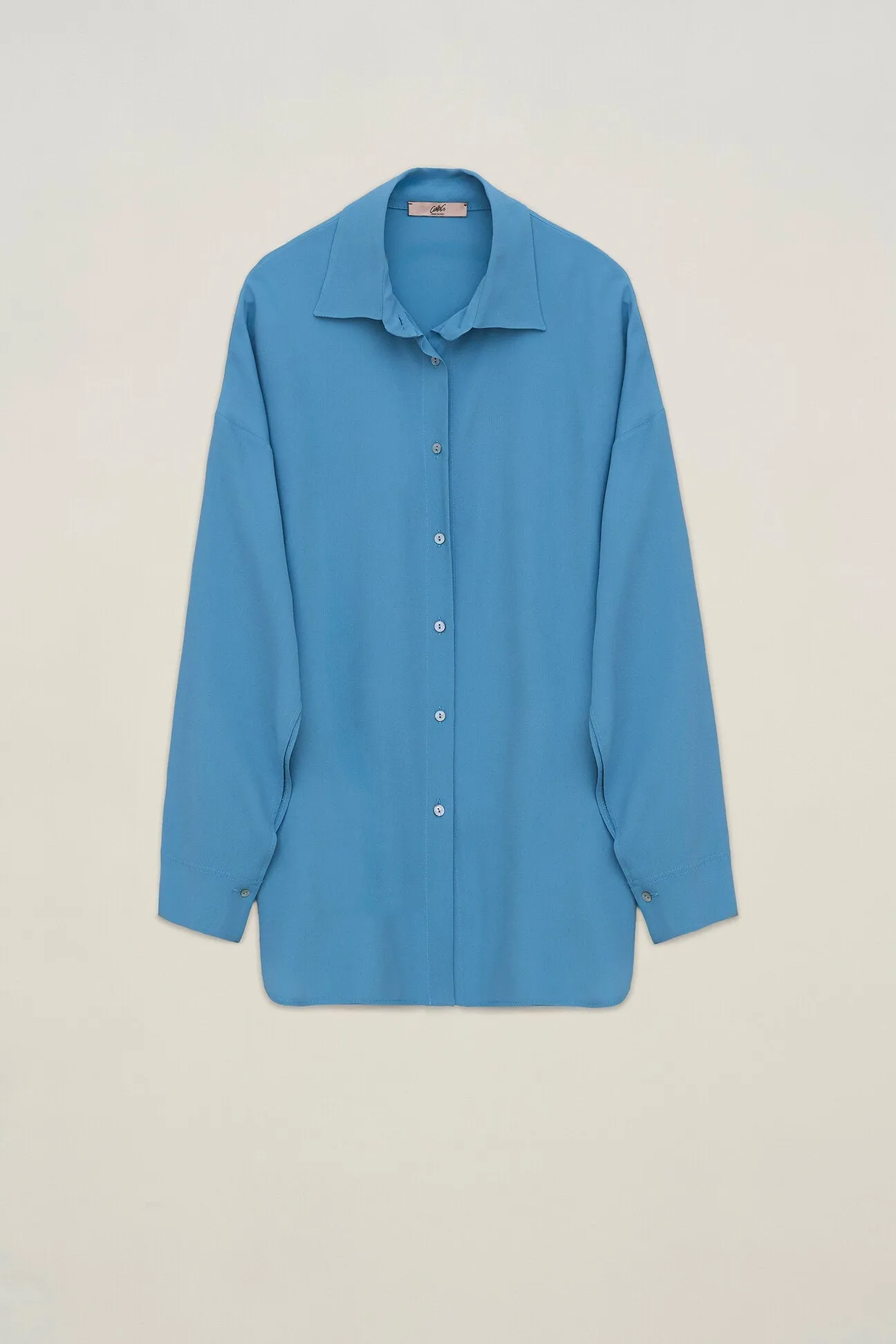 Camicia over in crepe de chine con bottoni madreperla anice