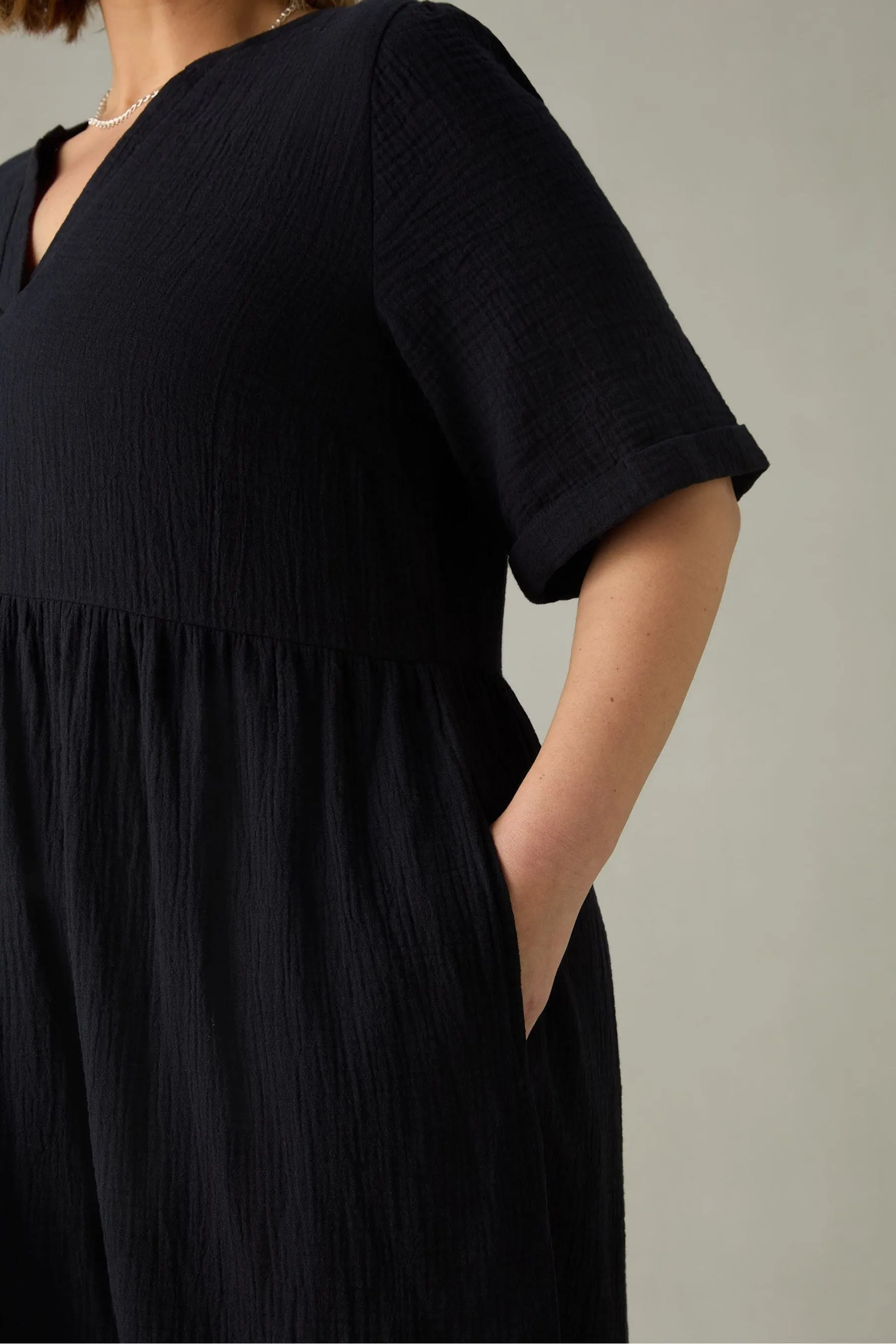 Live Unlimited Curve - Abito in cotone stropicciato a balze