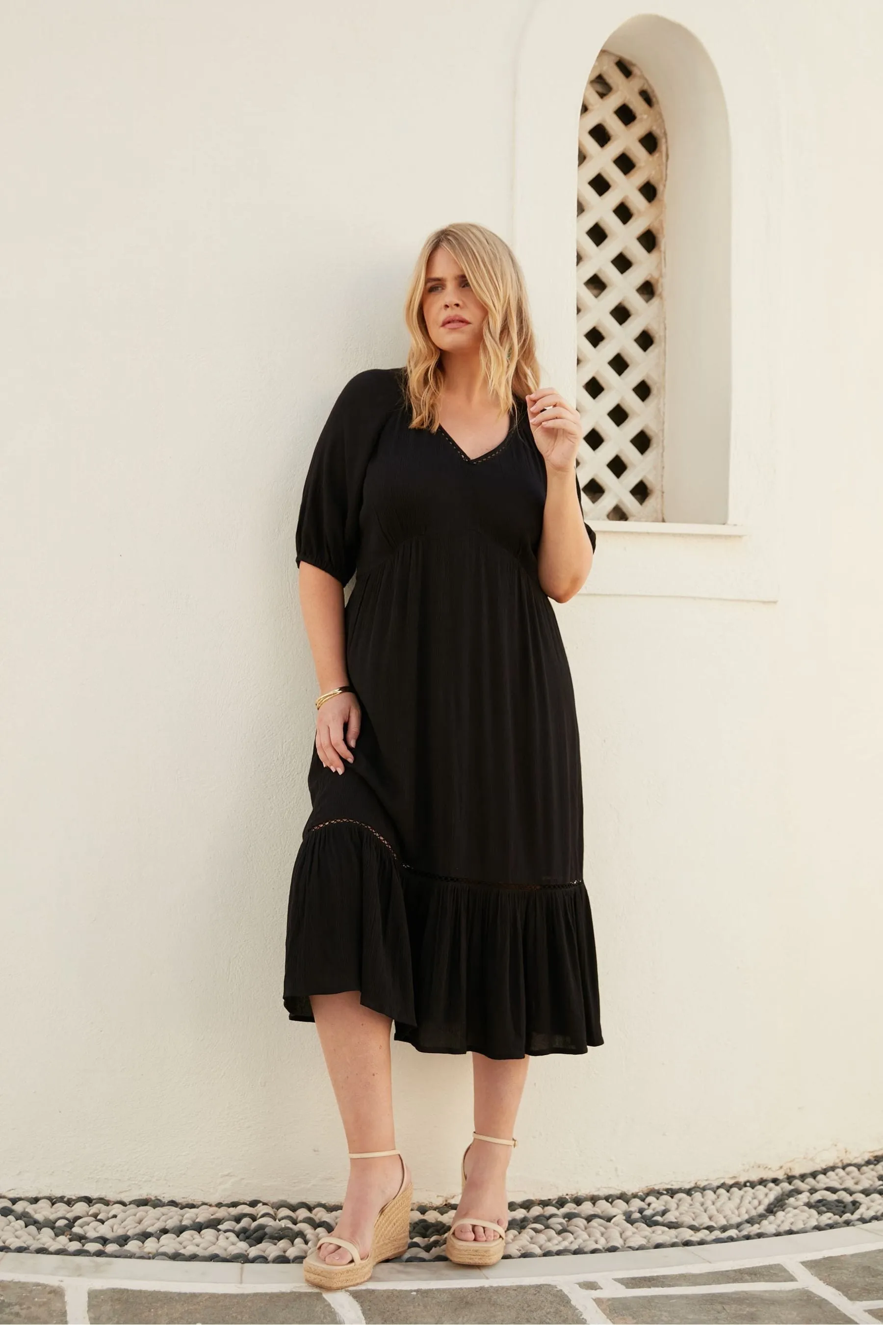 Live Unlimited Curve - Abito midi a balze con scollo a V