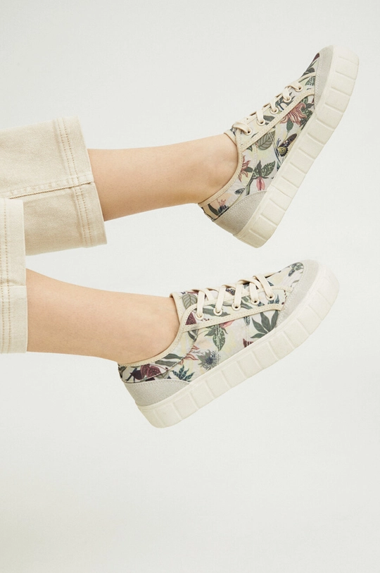 Medicine scarpe da ginnastica