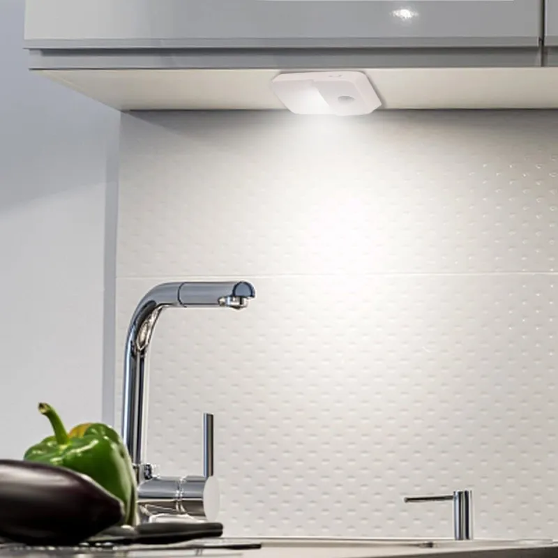 Punto luce 2 led a pile con rilevatore di movimento chic2