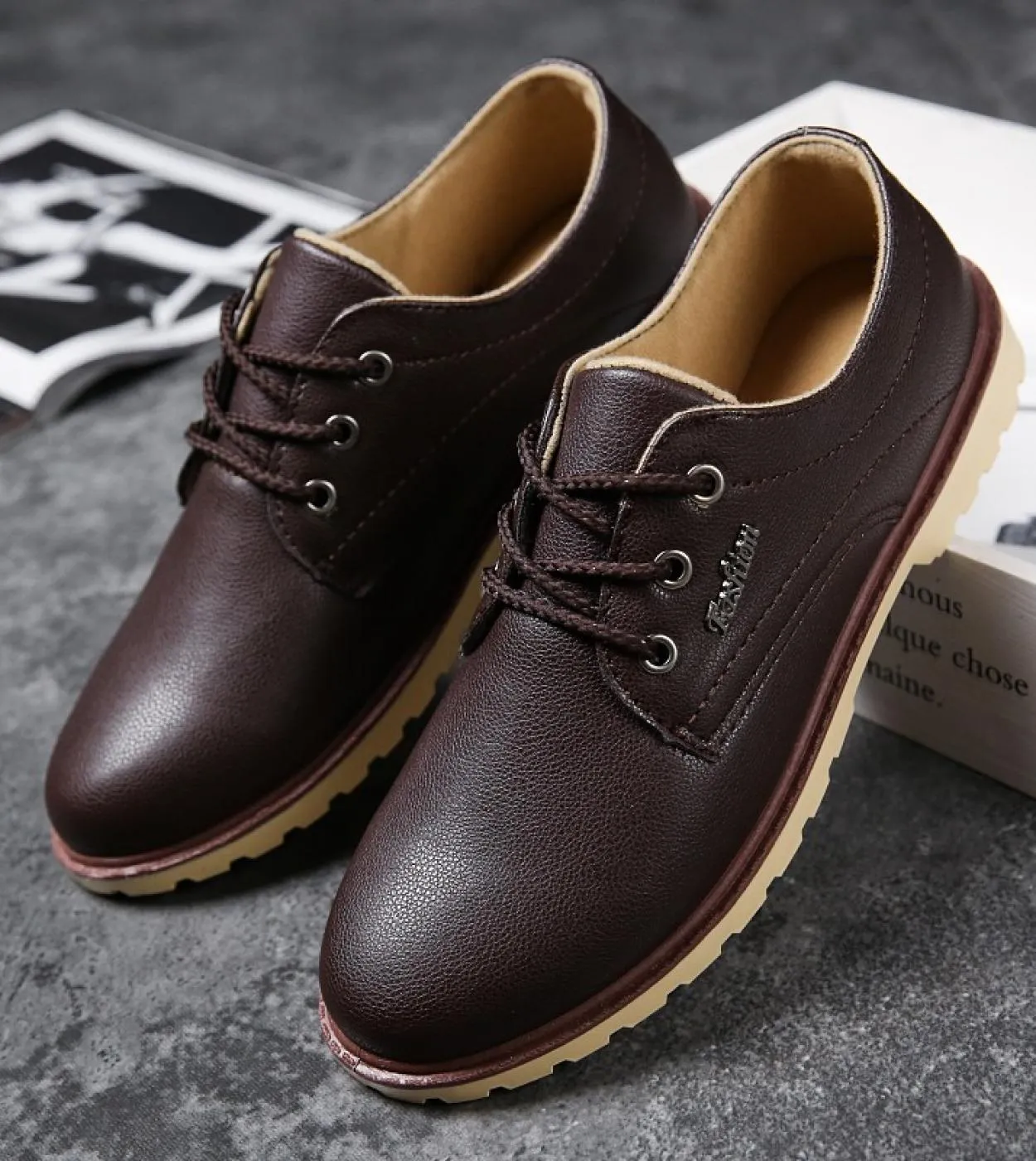 Scarpe da uomo in pelle da uomo autunno Scarpe da uomo moda casual da uomo Trend Wild Work Slip Scarpe singole impermeabili tras