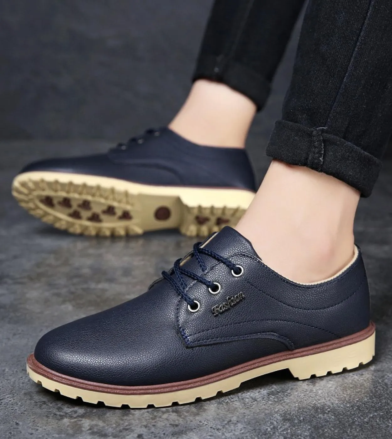 Scarpe da uomo in pelle da uomo autunno Scarpe da uomo moda casual da uomo Trend Wild Work Slip Scarpe singole impermeabili tras