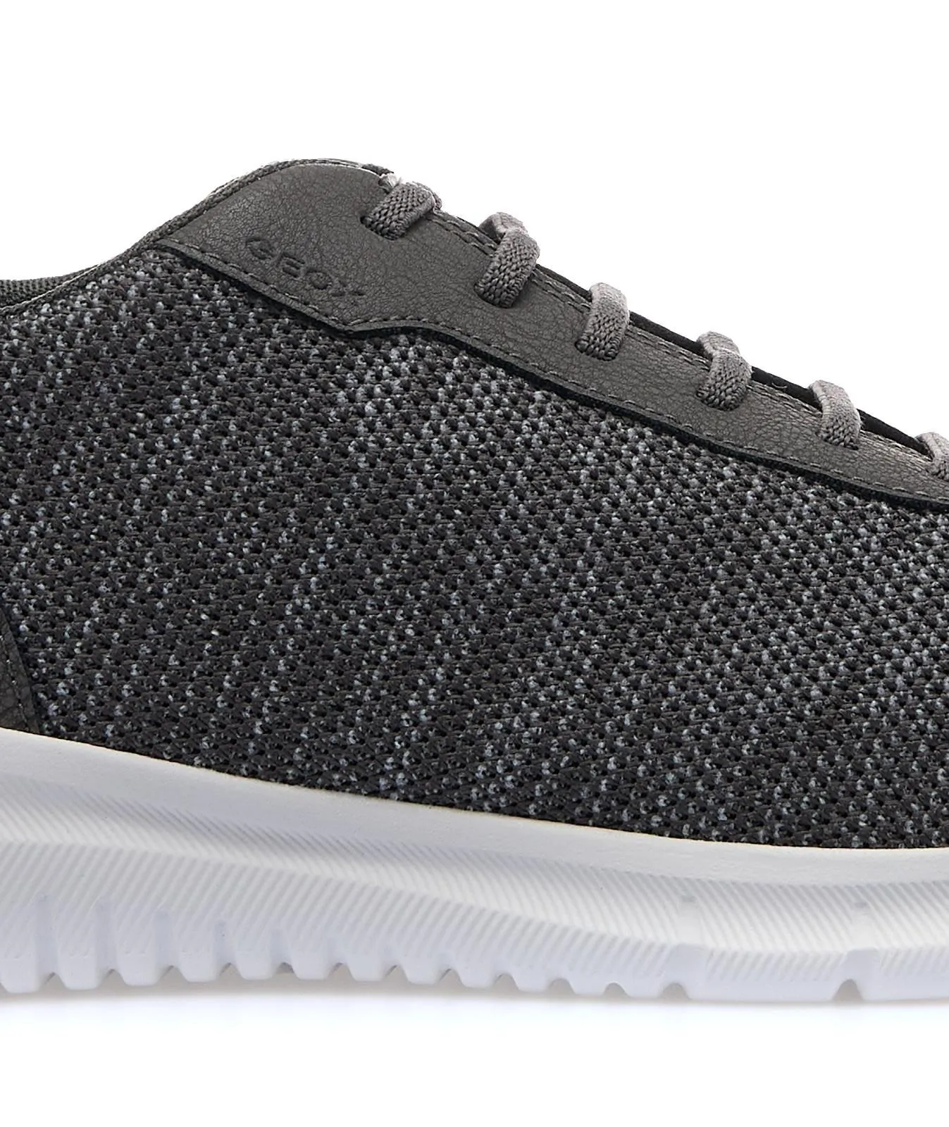 Sneakers grigie in tessuto