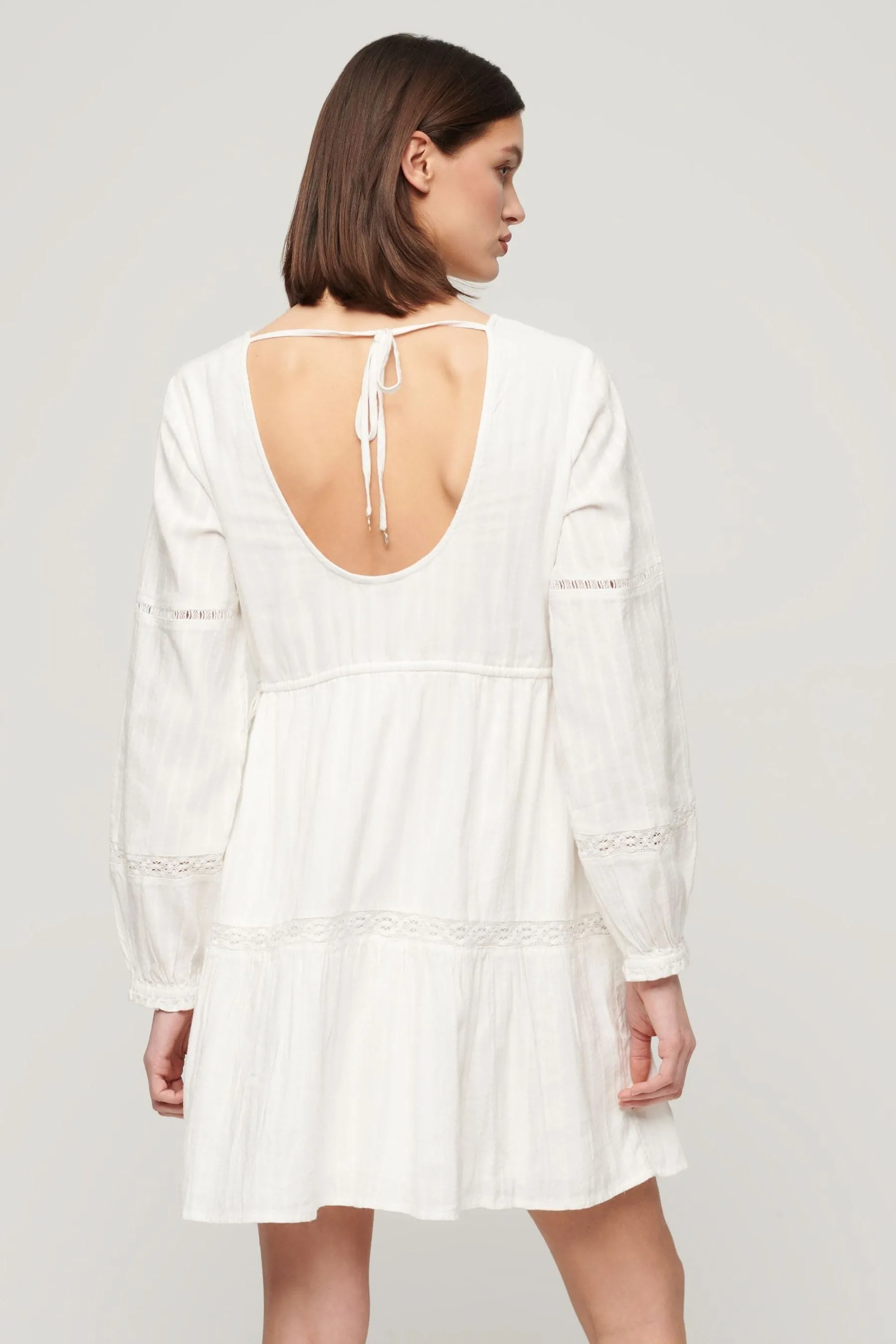 Superdry - Ibiza - Bianco - Abito corto a balze a maniche lunghe