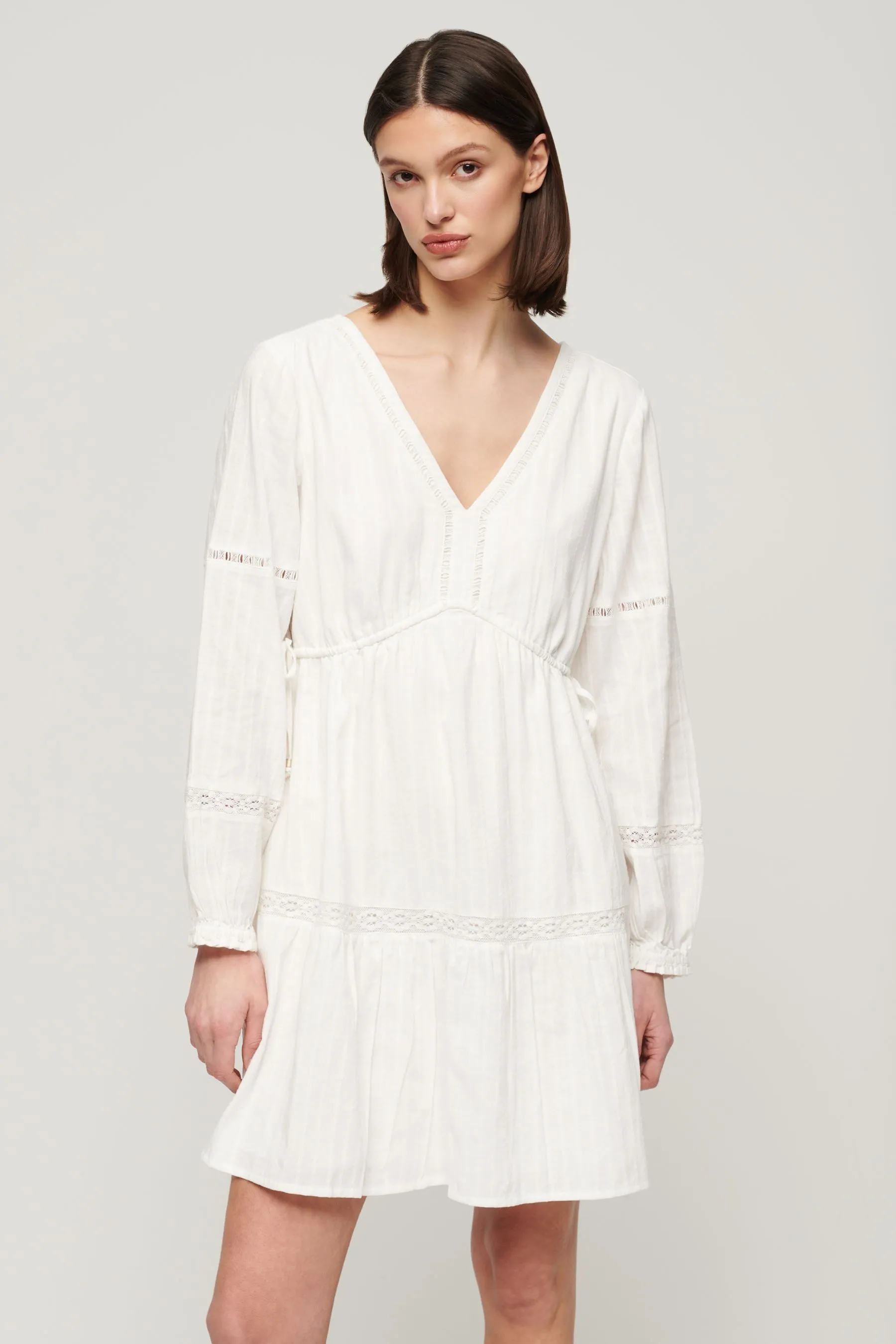 Superdry - Ibiza - Bianco - Abito corto a balze a maniche lunghe