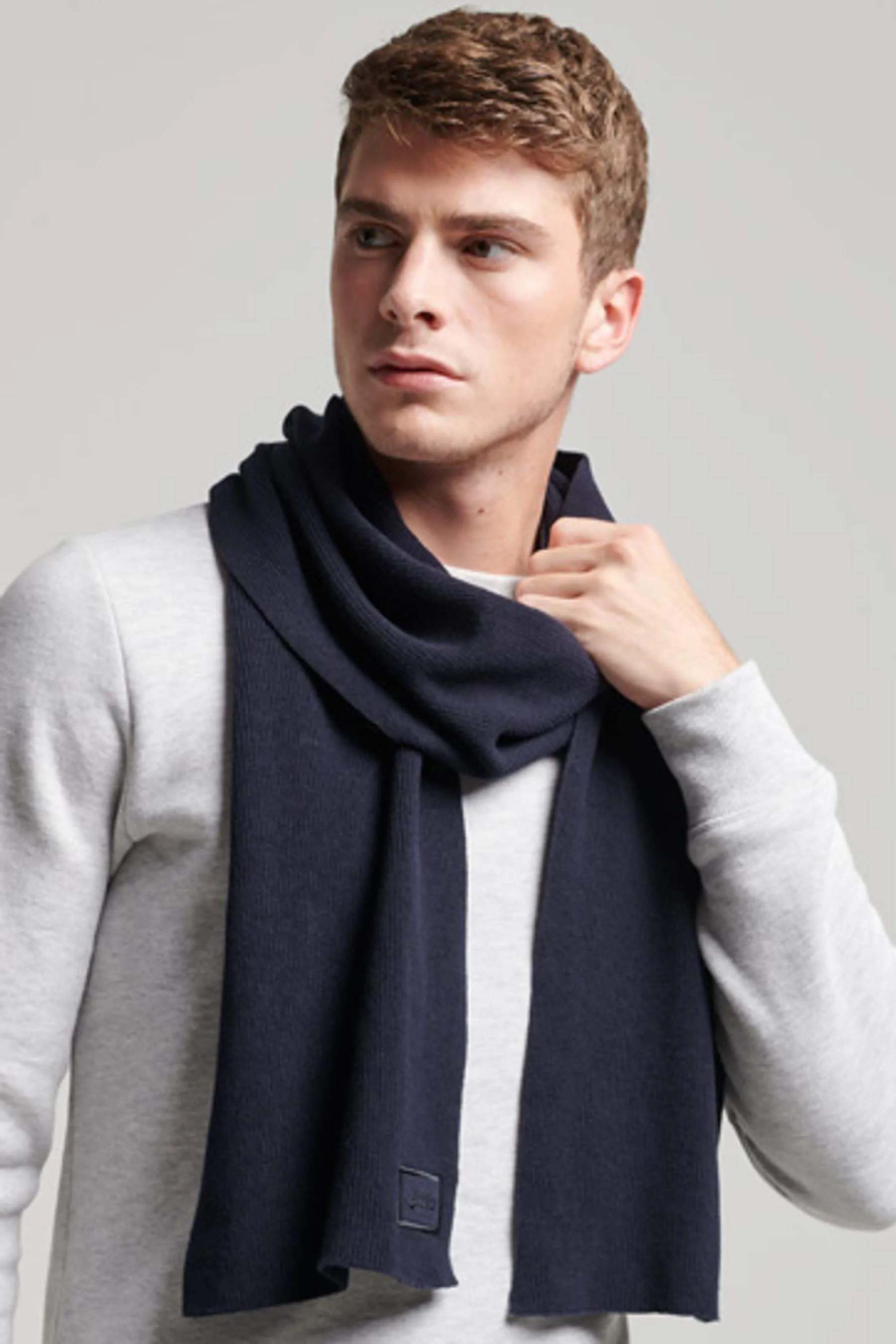 Superdry - Sciarpa in maglia con logo